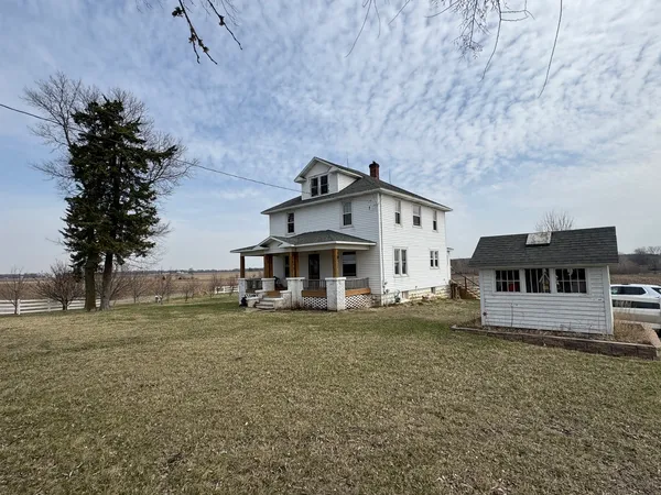 $324,900 | 1801 Lee Center Road, Amboy, IL 61310