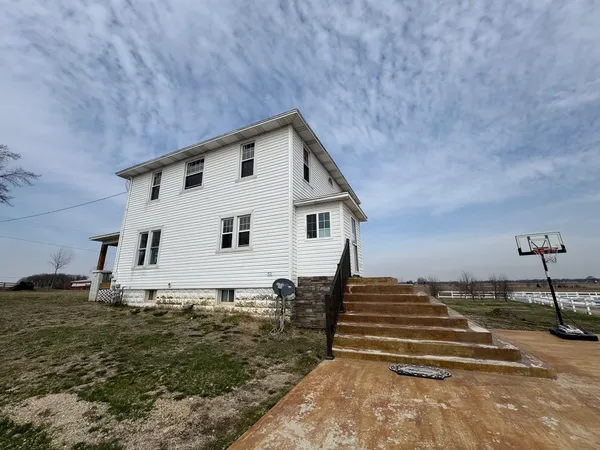 $329,900 | 1801 Lee Center Road, Amboy, IL 61310