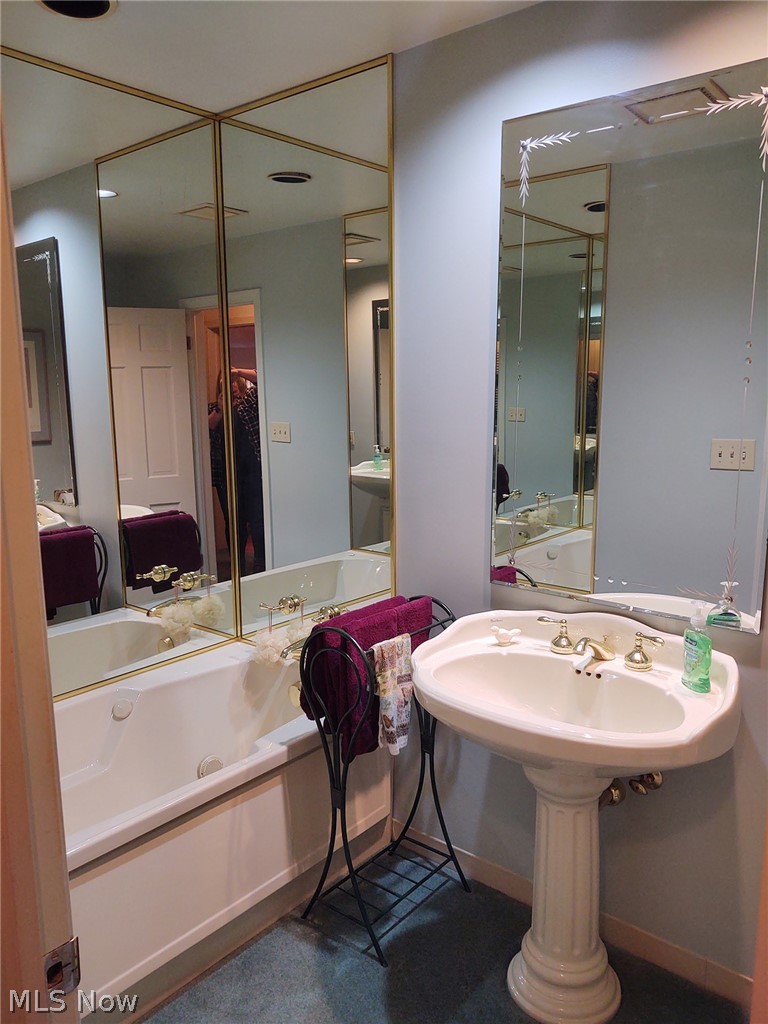 2054 Wyndham Road Akron, OH 44313 - Photo 11 of 18 Gallery Image 11