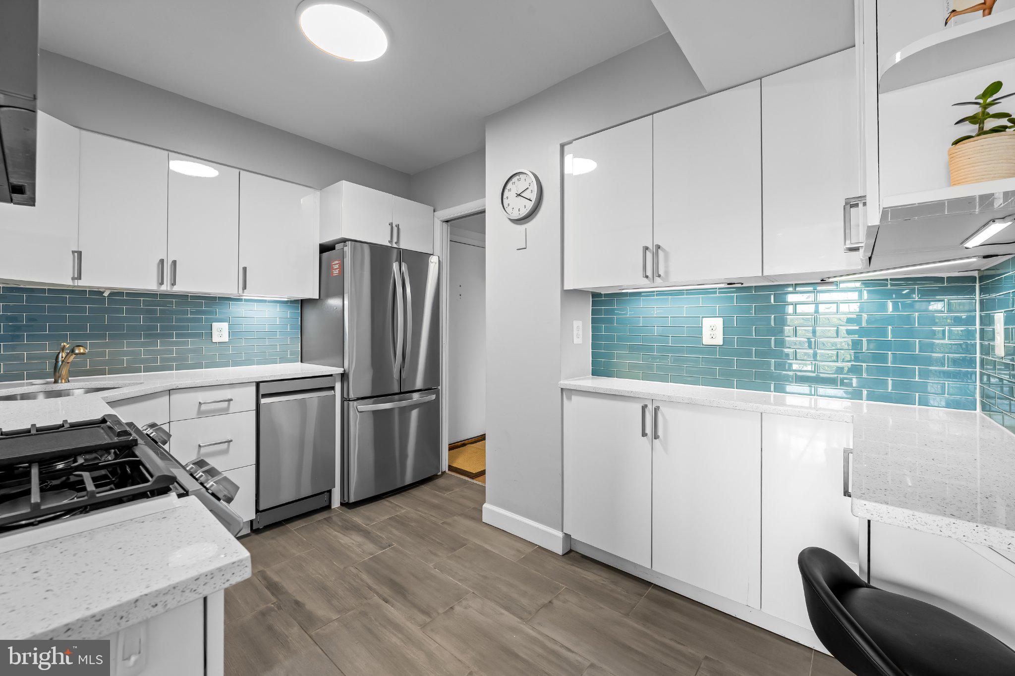 200 Cross Keys Road, Unit R 68 Baltimore, MD 21210 - Photo 7 of 30 Bountiful storage and kitchen necessities