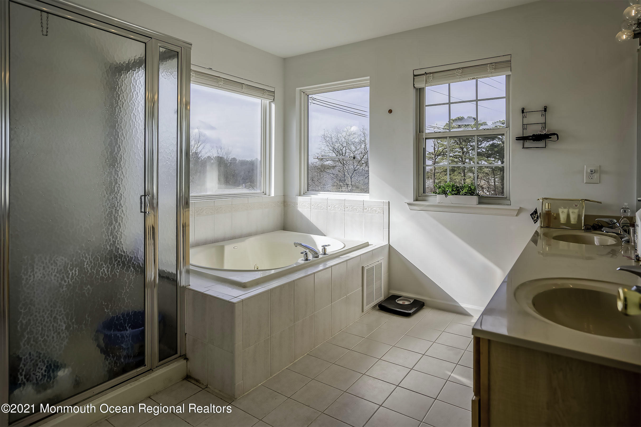 65 Wrangle Brook Road Toms River, NJ 08755 - Photo 18 of 37 Lavatory2