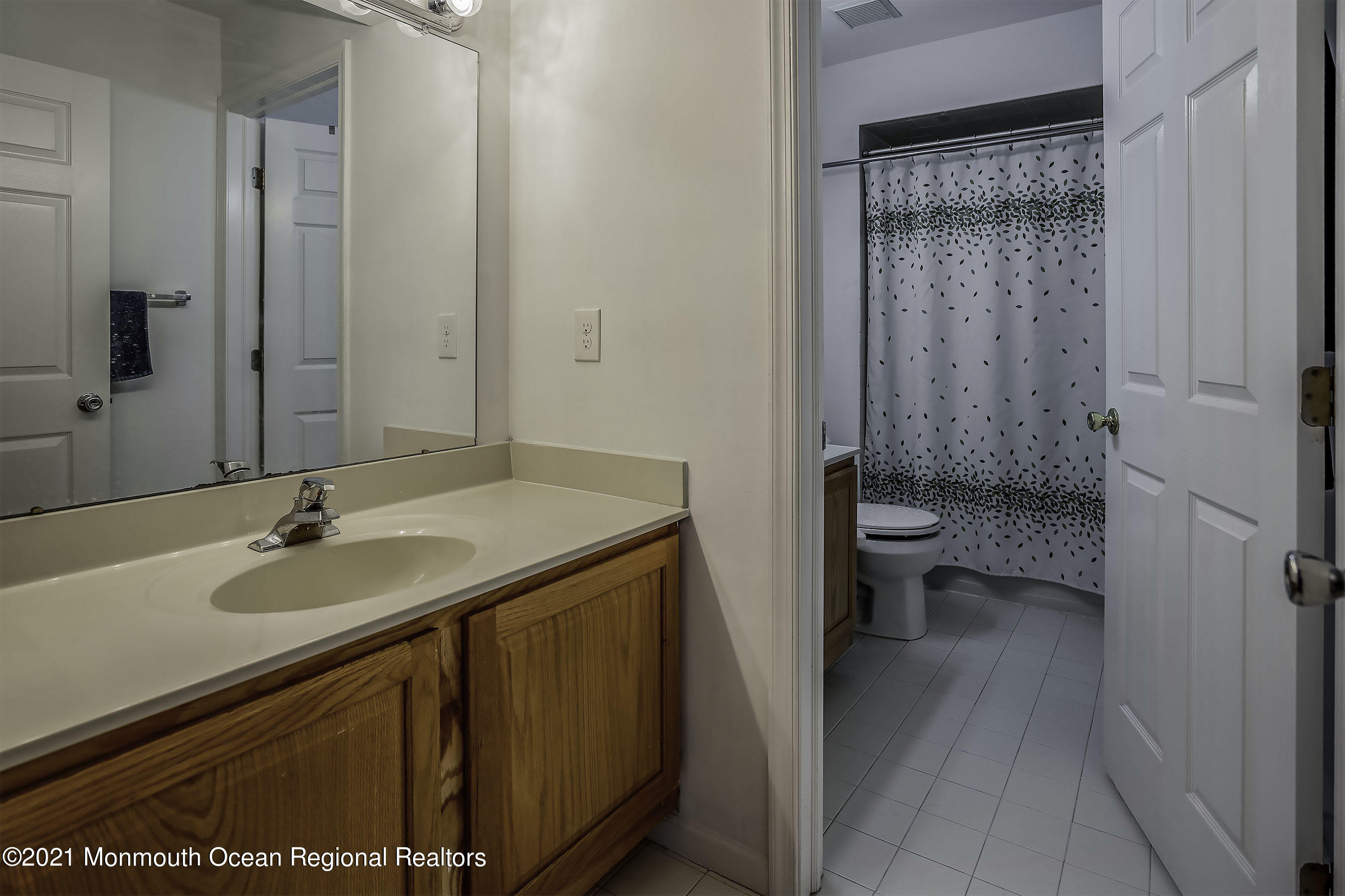 65 Wrangle Brook Road Toms River, NJ 08755 - Photo 19 of 37 Lavatory3