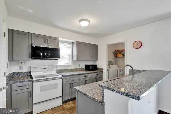 $255,000 | 302 Peters Way, Wyomissing, PA 19610