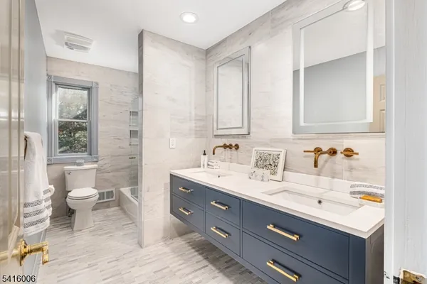 $1,975,000 | 18 Kerby Lane, Mendham, NJ 07945