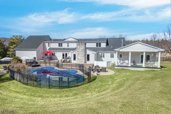 $1,975,000 | 18 Kerby Lane, Mendham, NJ 07945