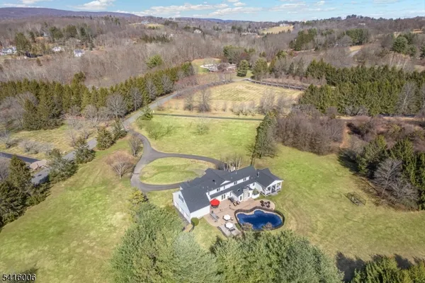 $1,975,000 | 18 Kerby Lane, Mendham, NJ 07945