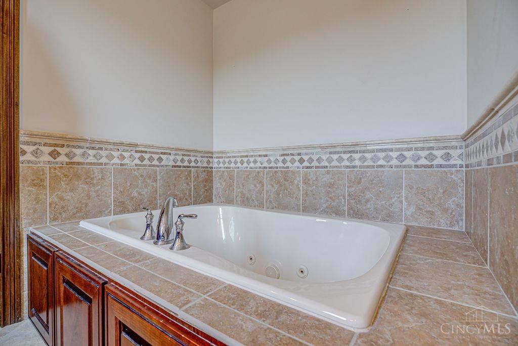 972 Ridgefield Road Hamilton, OH 45013 - Photo 34 of 52 Gallery Image 34