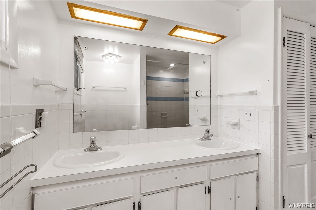 106 Segsbury Road Amherst, NY 14221 - Photo 33 of 43