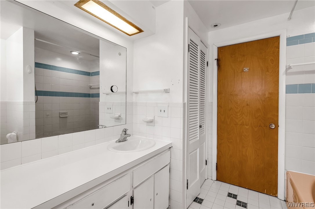 106 Segsbury Road Amherst, NY 14221 - Photo 34 of 43