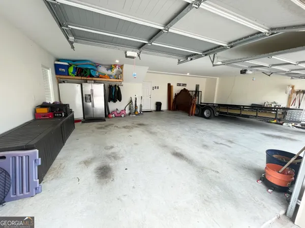 a view of building with outdoor space