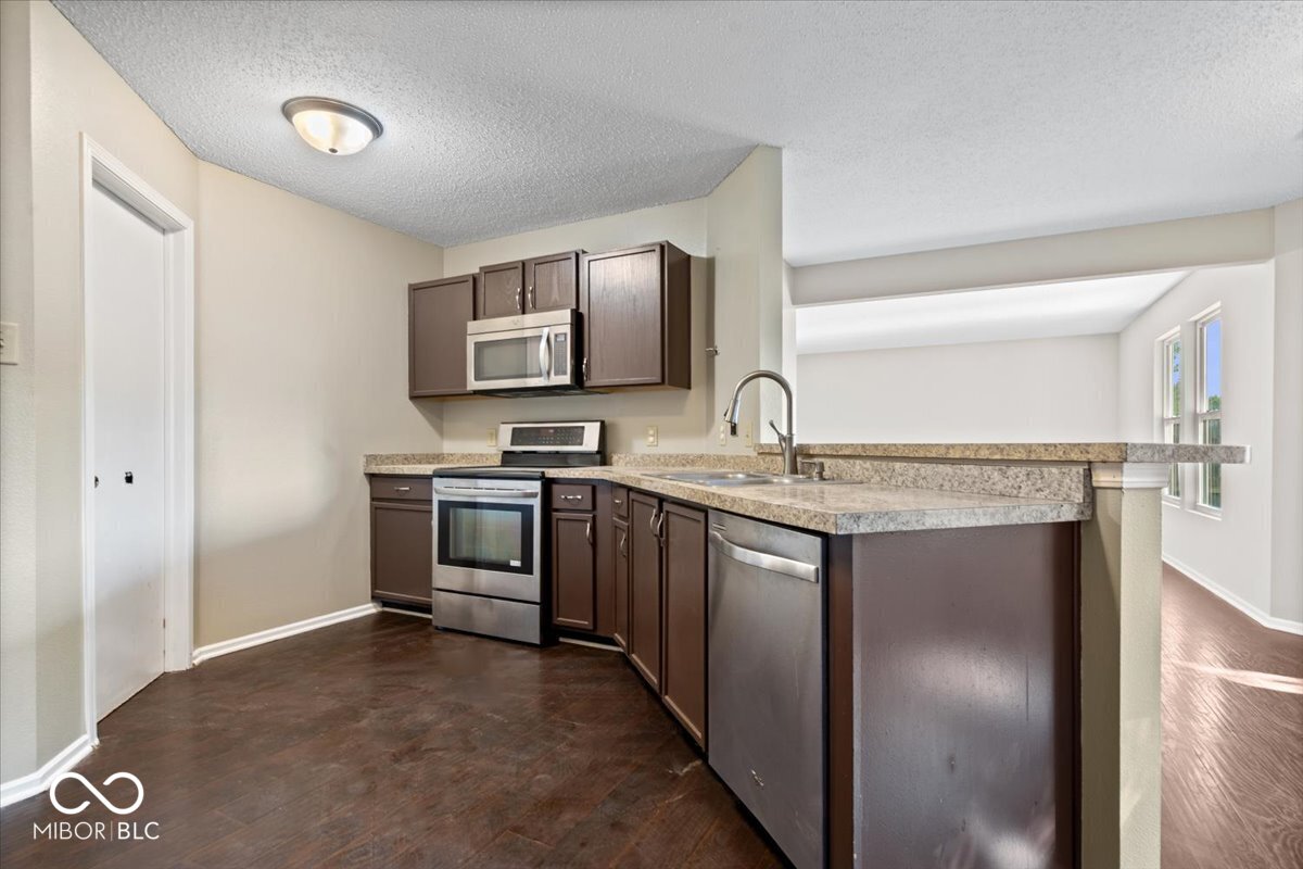 511 Tomahawk Street Sheridan, IN 46069 - Photo 12 of 32