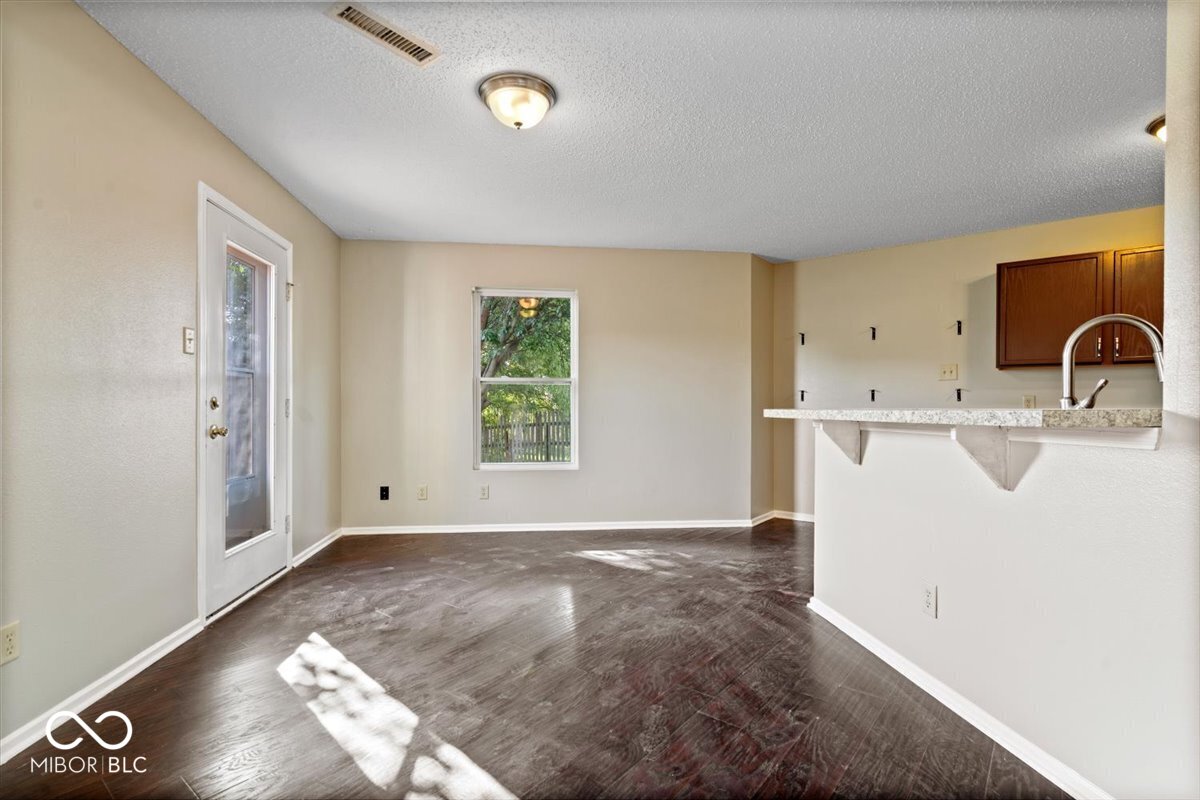 511 Tomahawk Street Sheridan, IN 46069 - Photo 9 of 32