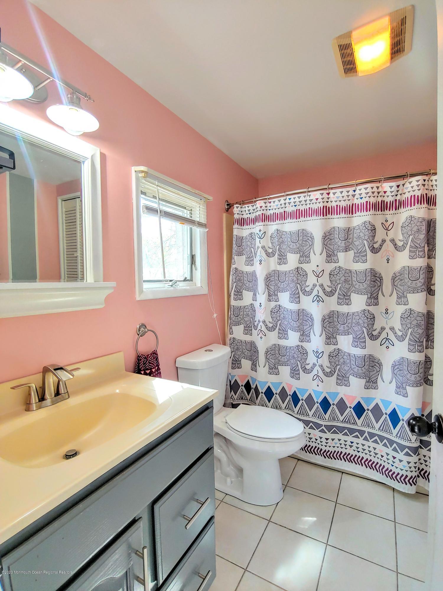 320 Nantucket Road Forked River, NJ 08731 - Photo 22 of 31 Guest bathroom