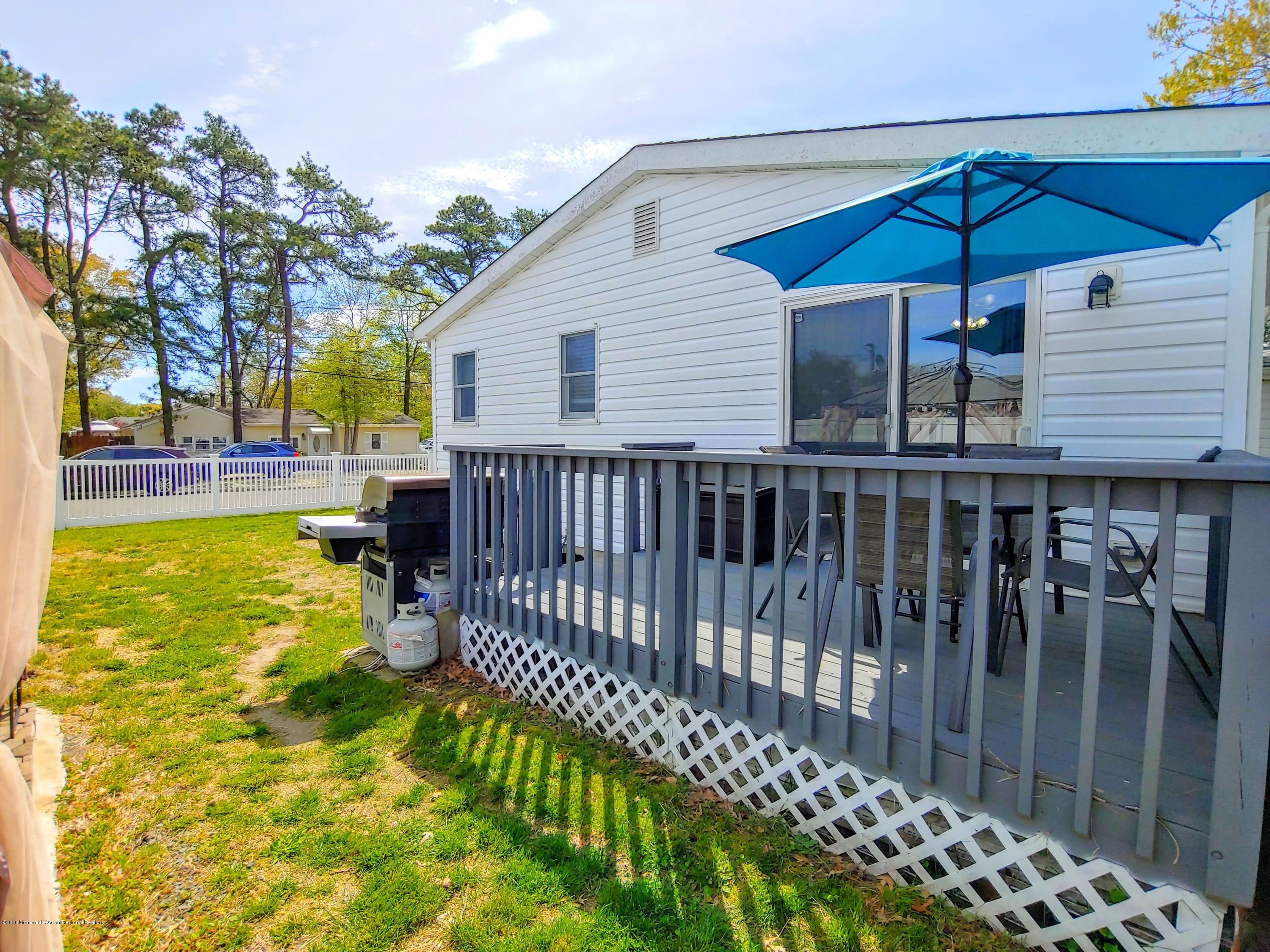 320 Nantucket Road Forked River, NJ 08731 - Photo 25 of 31 Deck