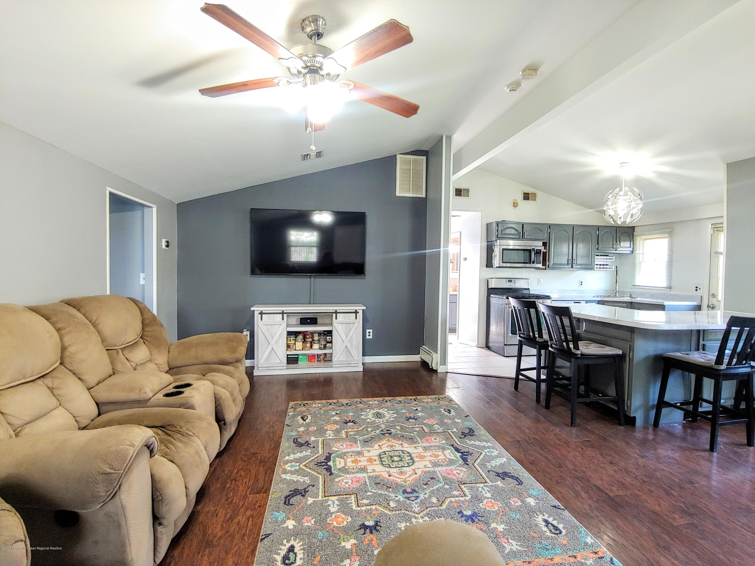 320 Nantucket Road Forked River, NJ 08731 - Photo 9 of 31 Living area