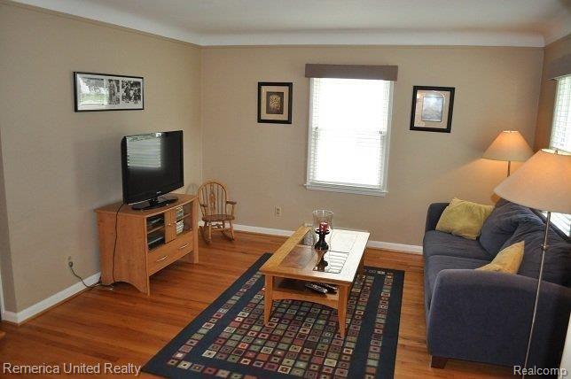 811 Cambridge Road Berkley, MI 48072 - Photo 3 of 16 Family Room