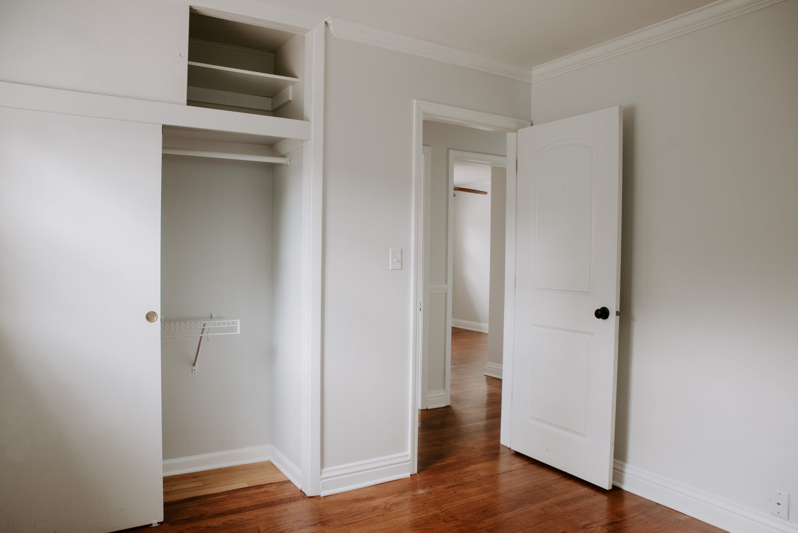 906 Sunset Road Wheaton, IL 60189 - Photo 11 of 32 a view of empty room with wooden floor
