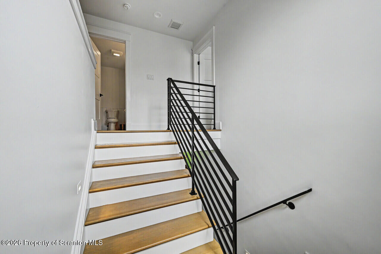 427 Summit Woods Road Moscow, PA 18444 - Photo 40 of 60 427SummitWoodsRd47-jpeg