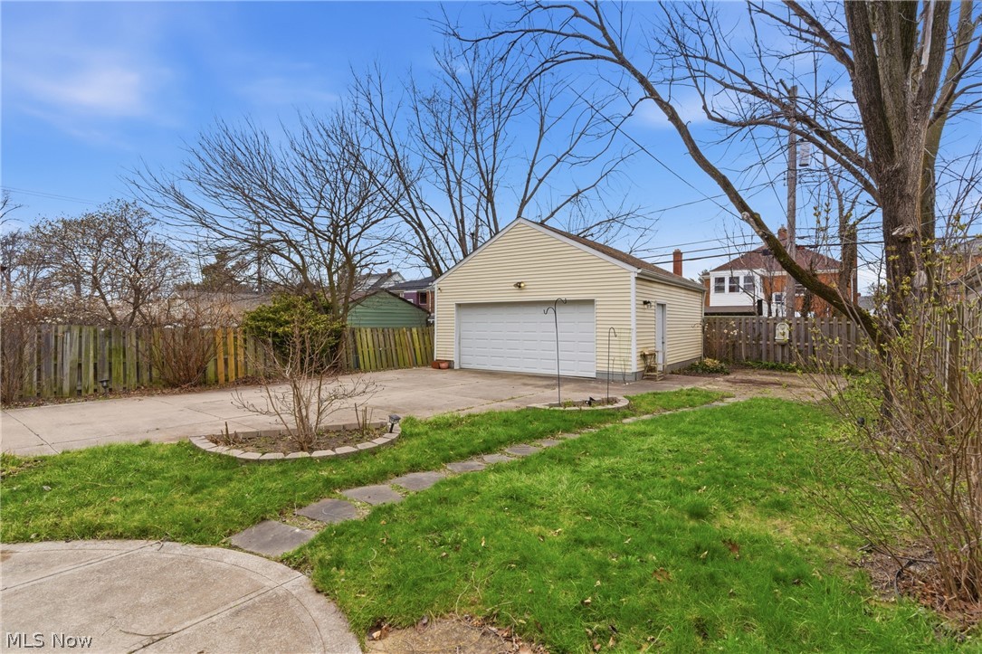 3577 Cedarbrook Road Cleveland, OH 44118 - Photo 43 of 50