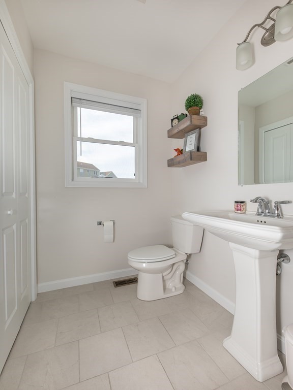 46 Oldfield Road Bridgewater, MA 02324 - Photo 21 of 28 Gallery Image 21