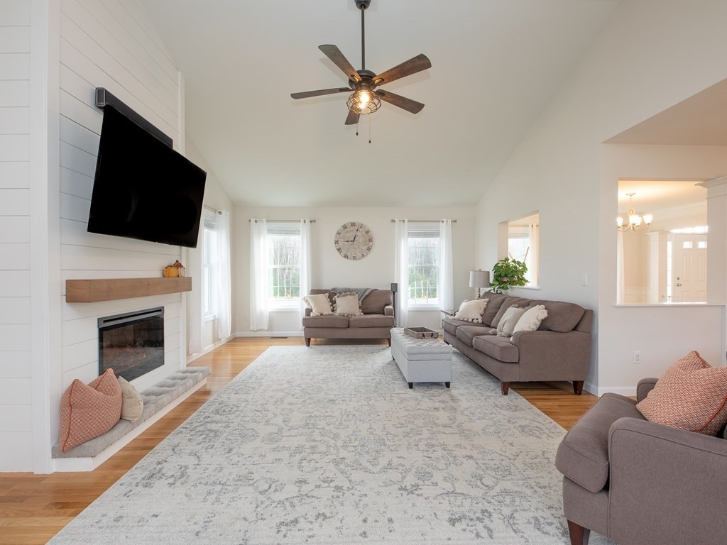 46 Oldfield Road Bridgewater, MA 02324 - Photo 3 of 28 Gallery Image 3
