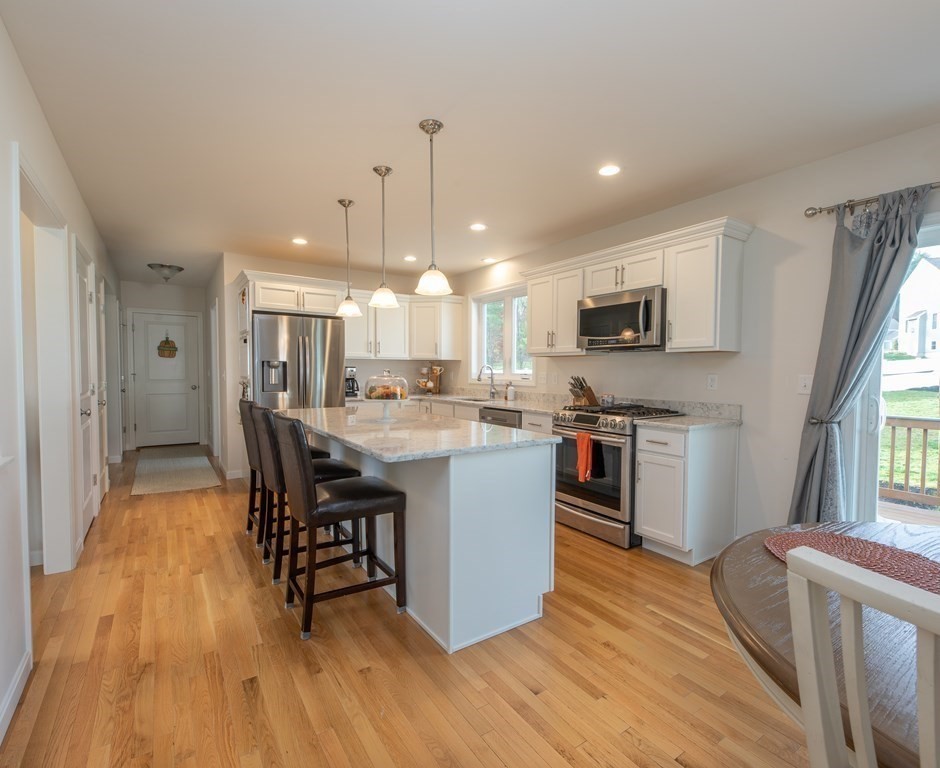 46 Oldfield Road Bridgewater, MA 02324 - Photo 6 of 28 Gallery Image 6