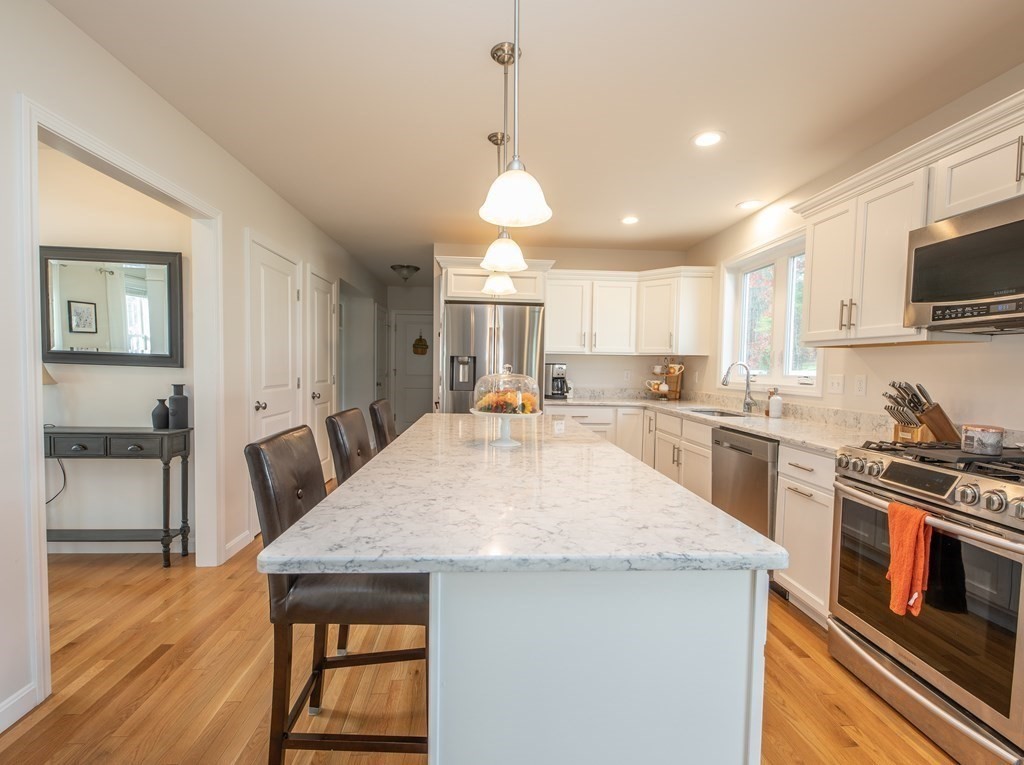 46 Oldfield Road Bridgewater, MA 02324 - Photo 7 of 28 Gallery Image 7