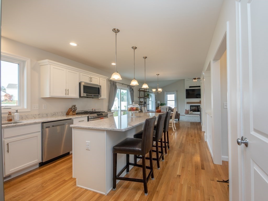 46 Oldfield Road Bridgewater, MA 02324 - Photo 9 of 28 Gallery Image 9