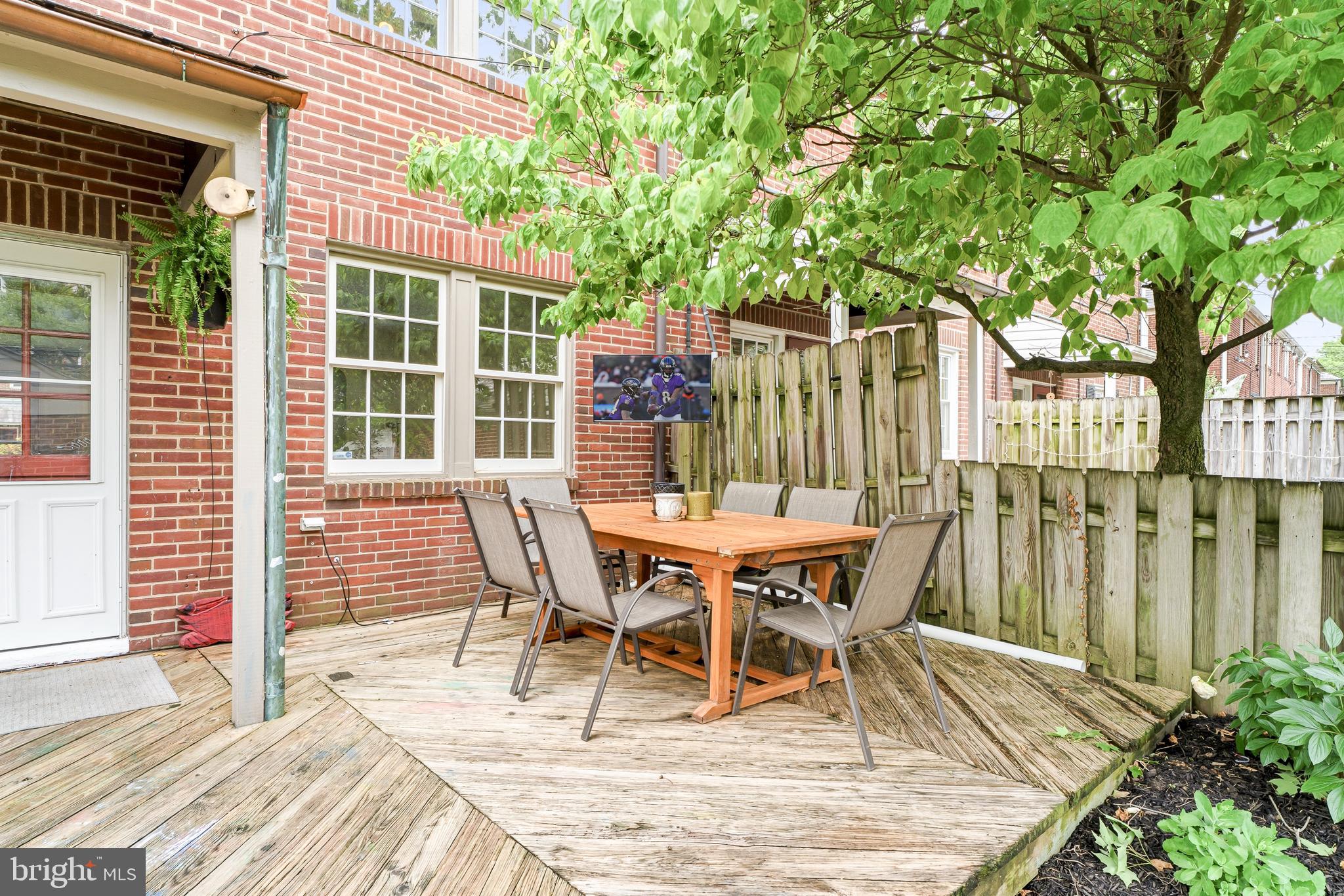 314 Murdock Road Baltimore, MD 21212 - Photo 35 of 42 a outdoor view with a sitting space