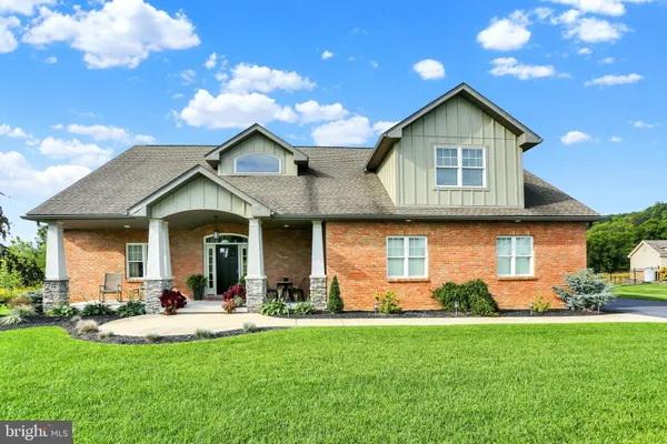 $769,900 | 8 Career Court, Oley, PA 19547