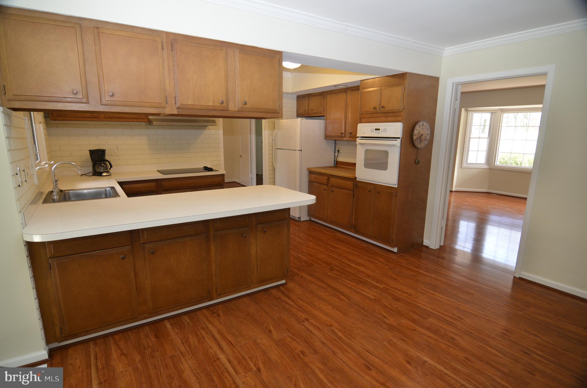 8725 Oxwell Lane Laurel, MD 20708 - Photo 8 of 29 Kitchen