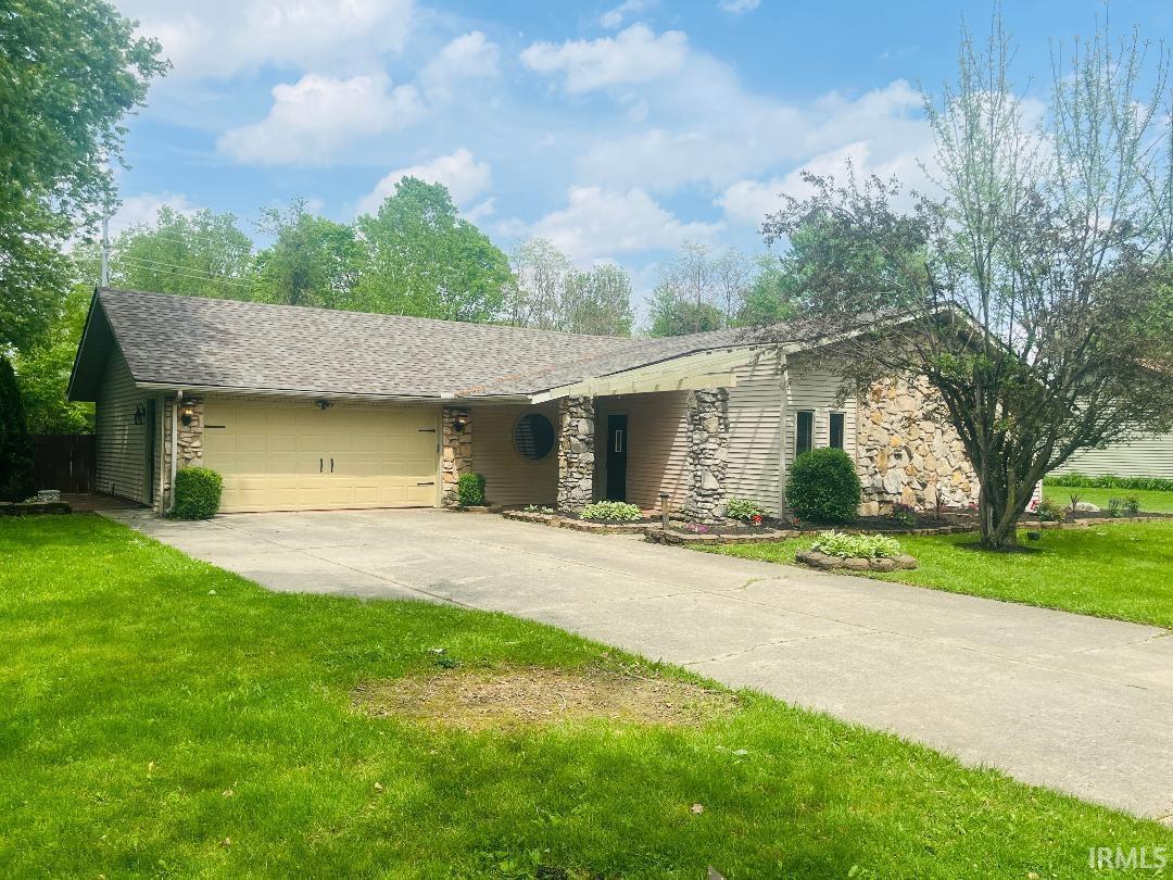 8608 West Thorn Tree Road Muncie, IN 47304 - Photo 1 of 34 Gallery Image 1