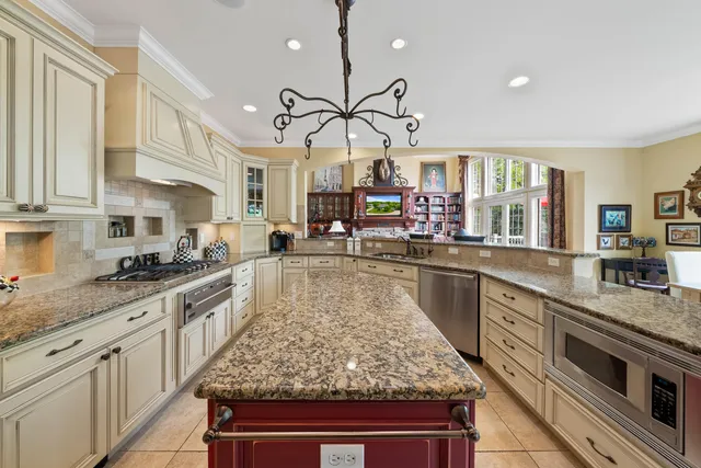 $1,250,000 | 1835 Hickory Hill, Unit 3401, Geneva, WI 53147