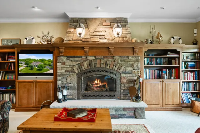 $1,250,000 | 1835 Hickory Hill, Unit 3401, Geneva, WI 53147