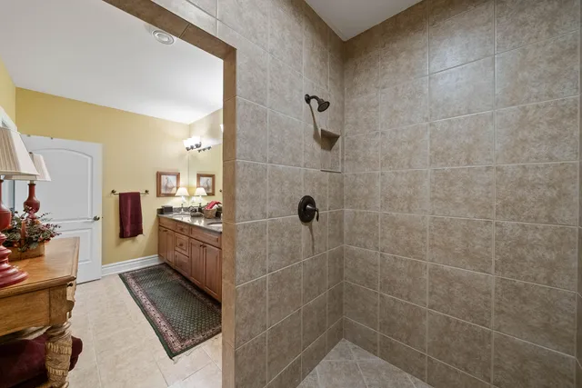 $1,250,000 | 1835 Hickory Hill, Unit 3401, Geneva, WI 53147