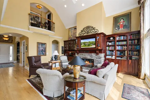$1,250,000 | 1835 Hickory Hill, Unit 3401, Geneva, WI 53147