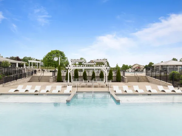 $1,250,000 | 1835 Hickory Hill, Unit 3401, Geneva, WI 53147