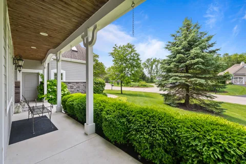 $1,250,000 | 1835 Hickory Hill, Unit 3401, Geneva, WI 53147