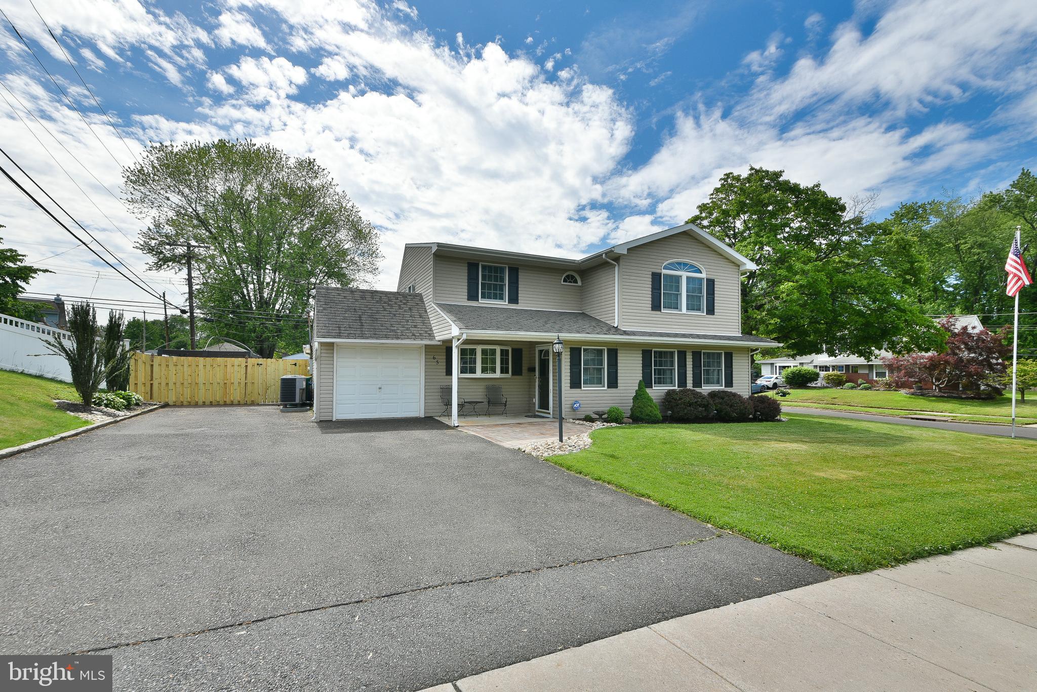 65 Hawk Road Levittown, PA 19056 - Photo 2 of 47 Gallery Image 2