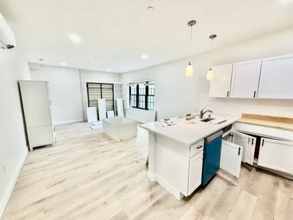 $2,795 | 455 Massachusetts Avenue, Unit 201, Arlington, MA 02474