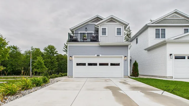 $399,900 | 7230 Atwater Springs Drive, Norton Shores, MI 49456