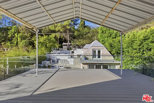 $15,000 | 2633 1/2 North Commonwealth Avenue, Los Angeles, CA 90027