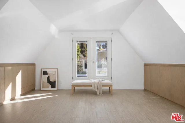 $18,000 | 2633 1/2 North Commonwealth Avenue, Los Angeles, CA 90027