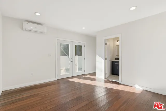 $18,000 | 2633 1/2 North Commonwealth Avenue, Los Angeles, CA 90027