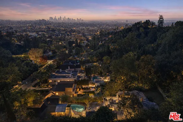 $18,000 | 2633 1/2 North Commonwealth Avenue, Los Angeles, CA 90027