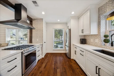 $600,000 | 57 Fire Flicker Place, The Woodlands, TX 77381