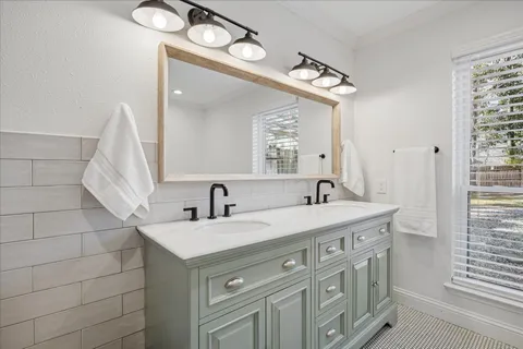 $600,000 | 57 Fire Flicker Place, The Woodlands, TX 77381