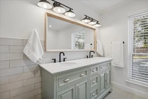 $600,000 | 57 Fire Flicker Place, The Woodlands, TX 77381