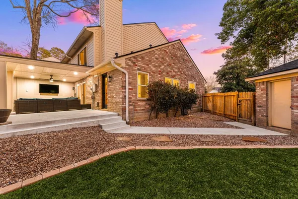 $600,000 | 57 Fire Flicker Place, The Woodlands, TX 77381