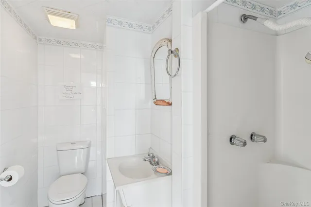 $4,995,000 | 6 Last Lane, Hampton Bays, NY 11946